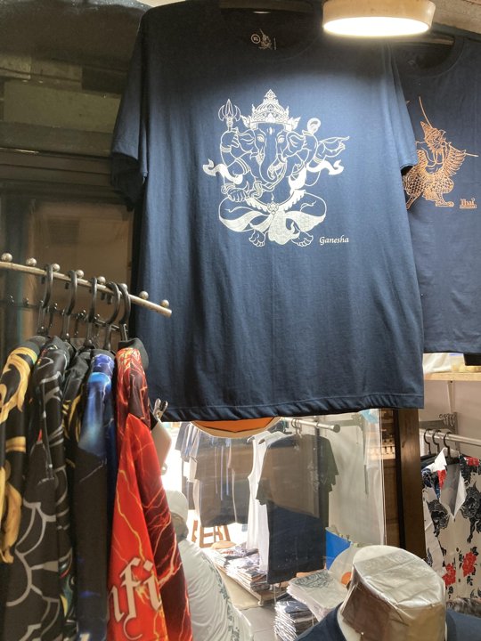 タイっぽいTシャツ